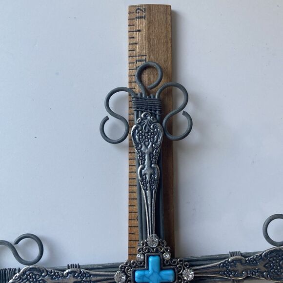 Vintage Southwestern Silver Tone Metal Crucifix Cross Wall Hanging Ornate 11X7 - Picture 7 of 12